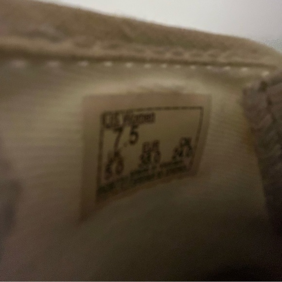 Classic Slip-On Shoe - Women’s - Size 7.5 - Picture 8 of 9